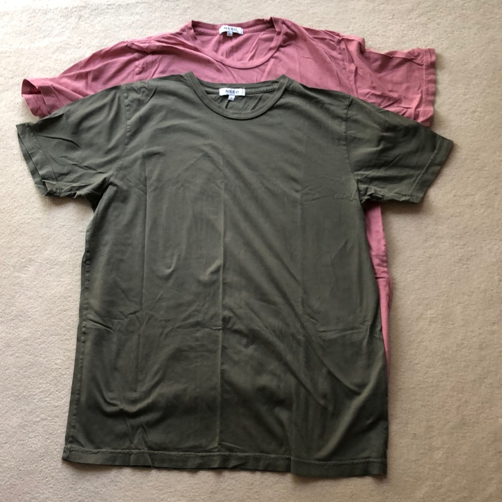 2 NEED t-shirts size L